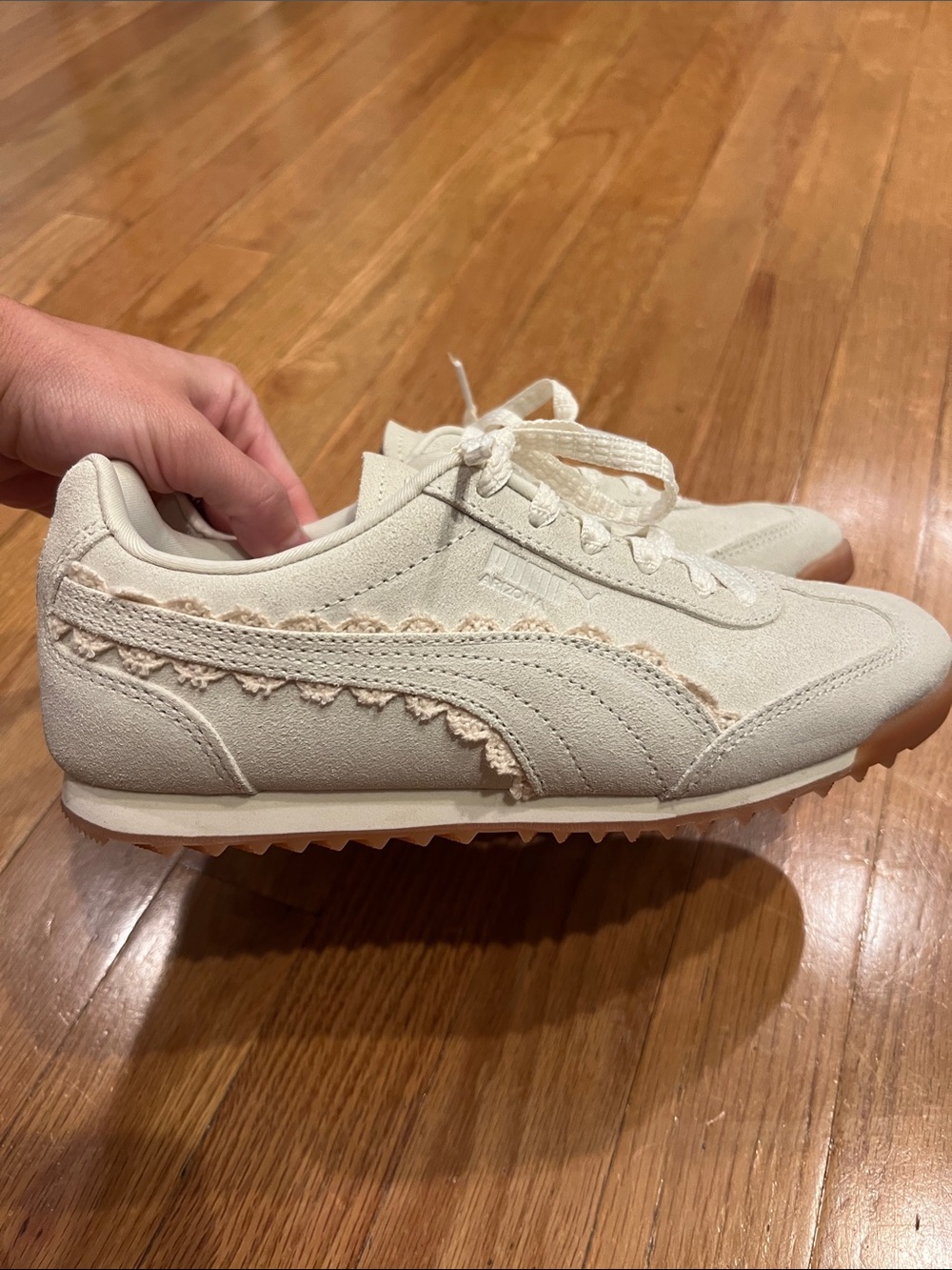 Puma Arizona Lace Sneakers size 6